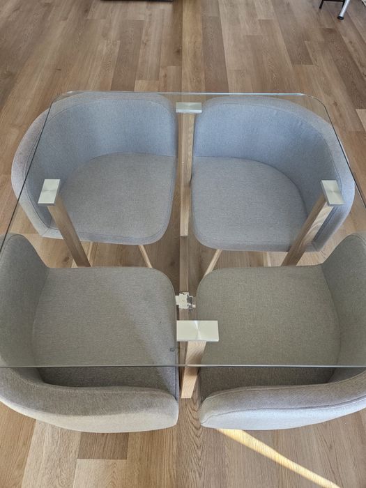Mesa de jantar com cadeiras