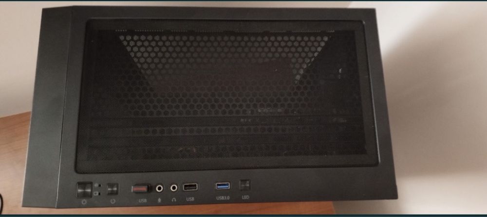 Системний блок з монітором