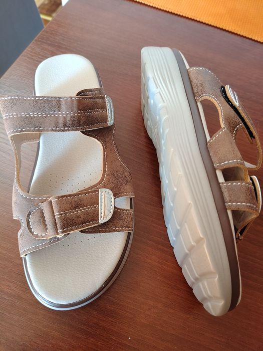 Nowe ,tanie klapki