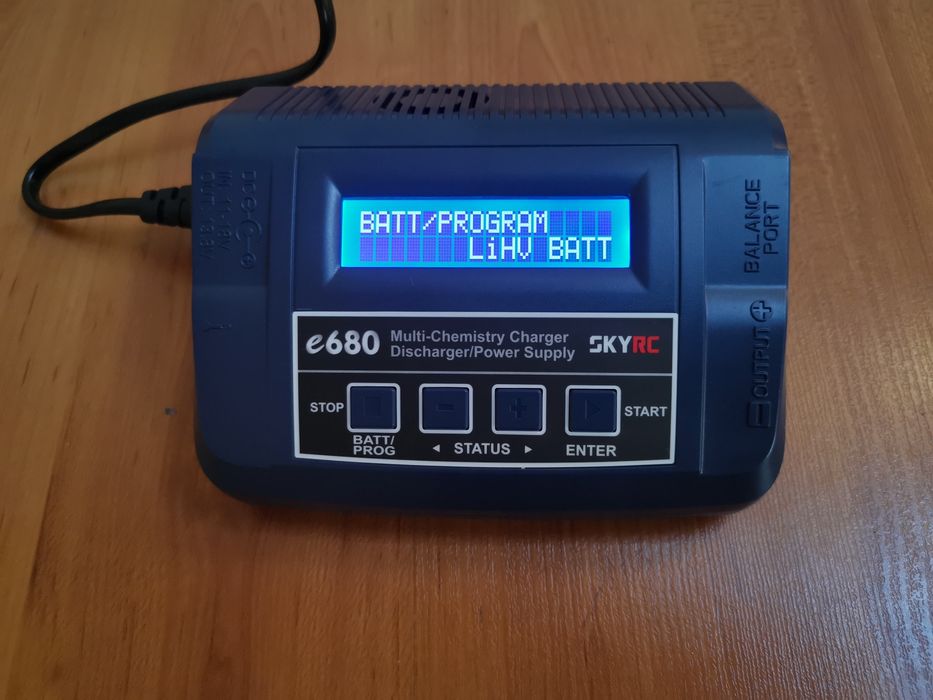 Carregador baterias profissional SkyRC e680 Li-Po HV Ni-Mh Ni-CD SLA