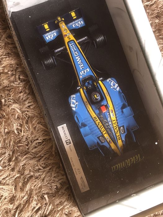 Carro f1 fernado alonso com assinatura do piloto , hotwhells racing