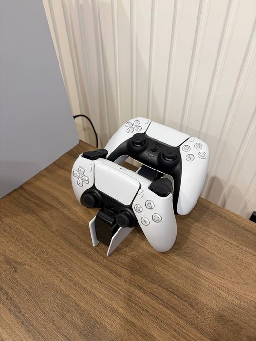 PlayStation 5 digital edition. Fat.