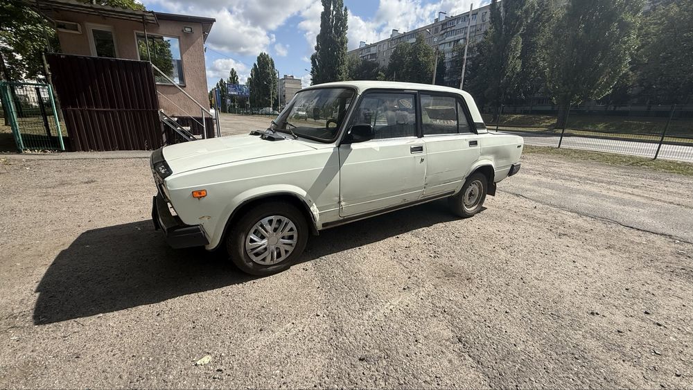 Продам ваз 2107