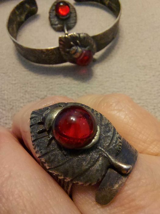 Pierscionek regulowany bursztyn biedronka czerwony