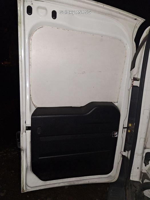 Fiat Doblo II  drzwi tylne skrzydelka boczne11-21 boczne