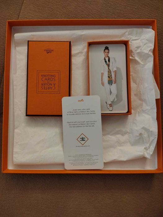 Lenço de seda Hermes Arbre du Vent Fuchsia 90cm em caixa como novo