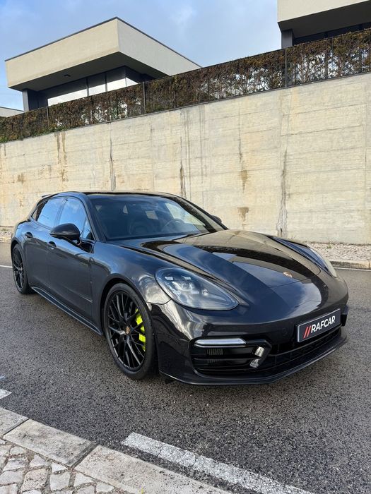 Porsche Panamera Sport Turismo 4 E-Hybrid