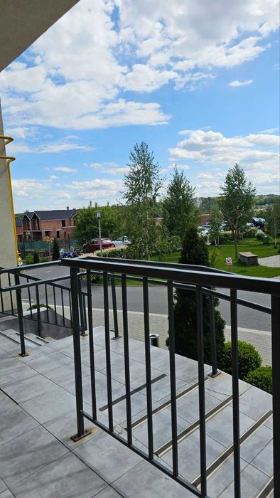 2 к. квартира 85 кв.м. під чистову, розводки, газ. Поряд озеро.