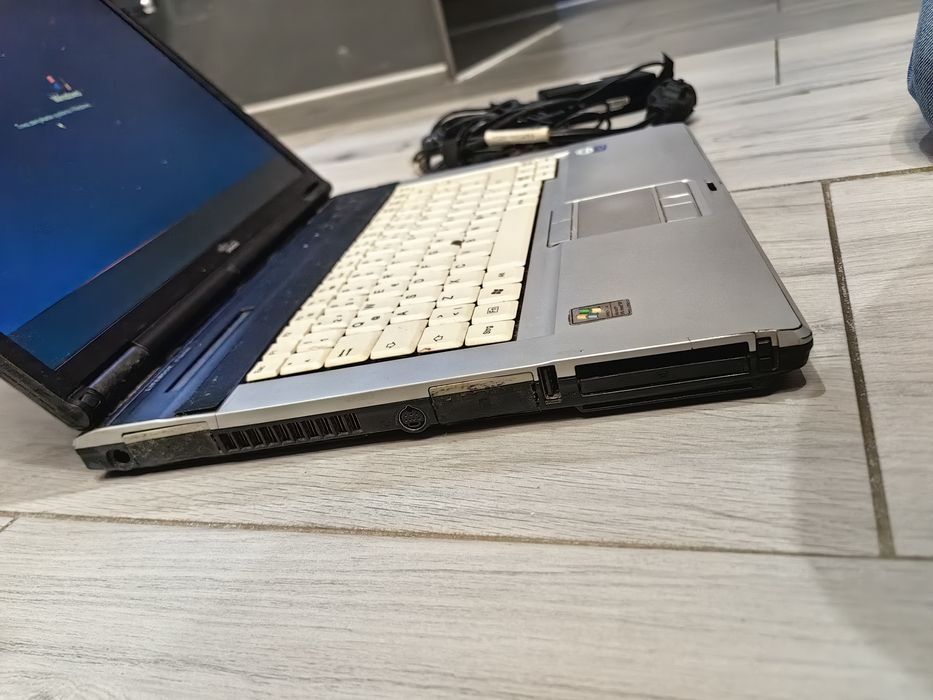 Fujitsu Siemens Lifebook E8310