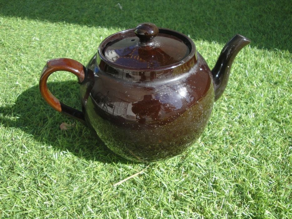 Brown Ceramic Teapot64738432577539120