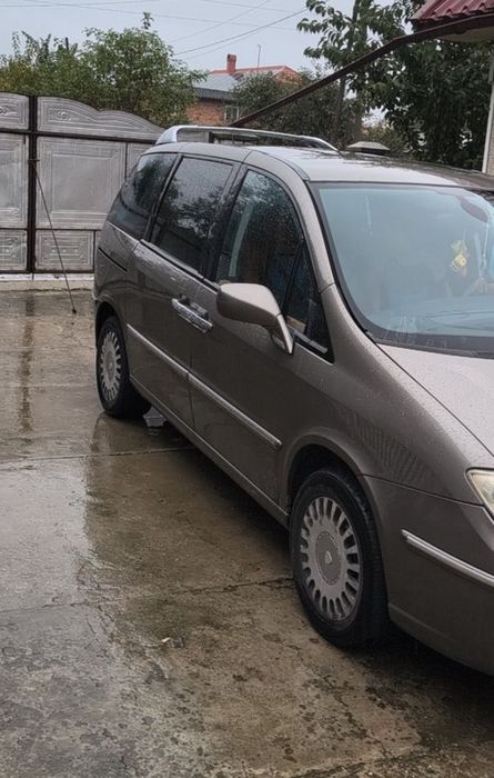 Продаєтьця Лянча федра