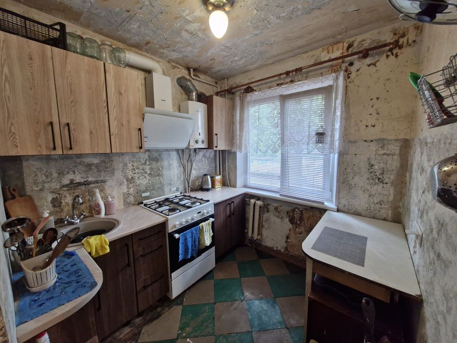 Продаж 4-х кімнатної квартири. Військове містечко 33.