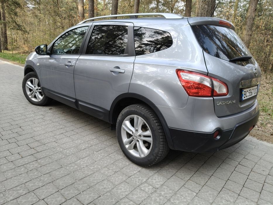Продам Nissan QashQai+2,7місць.Рідна фарба!