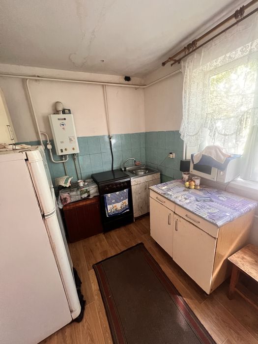 Будинок біля лісу