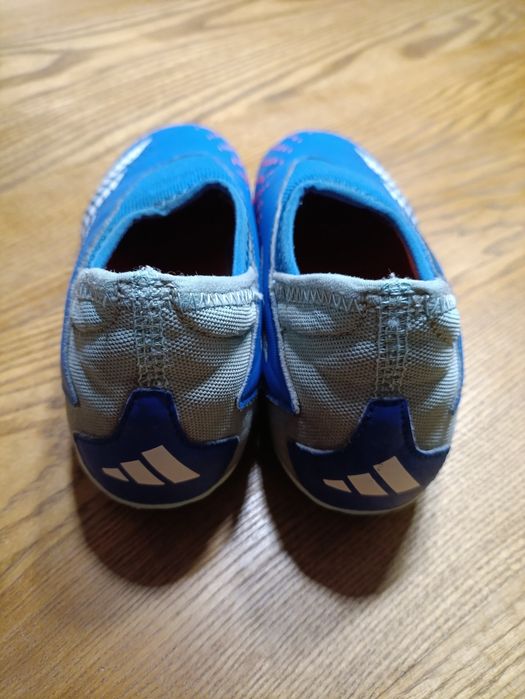Buty piłkarskie - korki Adidas Predator r. 31