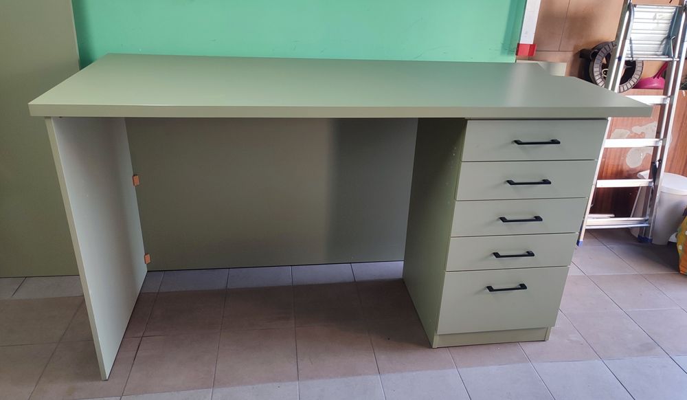 Okazja! Lada sklepowa – oliwkowa zieleń | Soft-close | 2000 zł