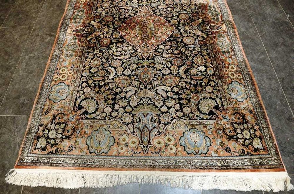 Tapete de SEDA natural de Caxemira com 220cm x 154cm