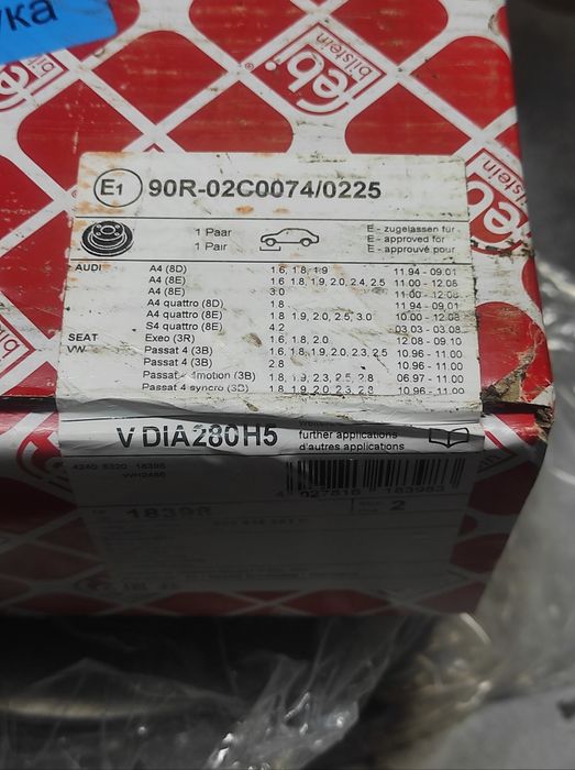 Tarcze hamulcowe 2 szt. Febi Bilstein 18398 A4, Exeo, Passat przód