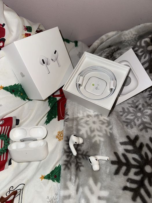 Sluchawki apple airpods pro 1 generacji z etui ładującym