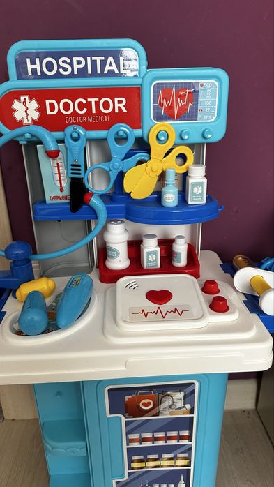 Дитяча лікарня, дитячий ігровий набір лікаря у валізі