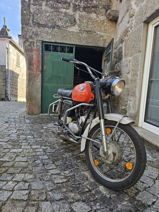 Famel 49cc – Clássica – Documentos em dia – 1500€