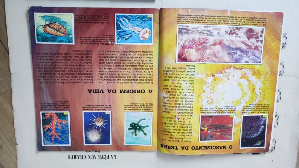 Caderneta de cromos - Dinosaurs - Panini