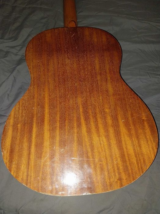 Guitarra clássica cordas de nylon, fabricada em Espanha da marca MARTA
