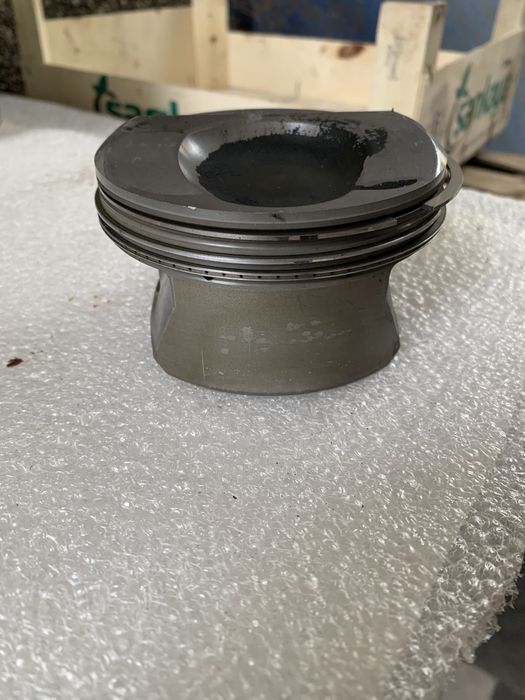 Поршень для двигуна Porsche 4,8