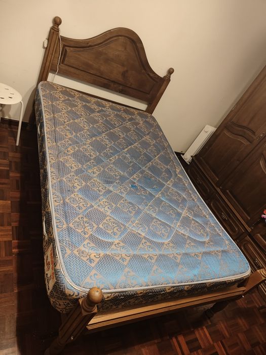 Cama solteiro e colchão