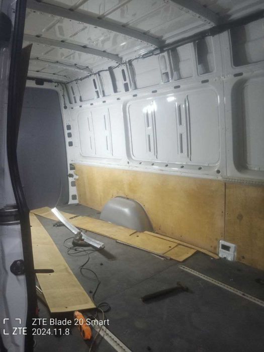 Обшивка бусів, обшивка легкових авто. Ремонт сидінь, підлокітників.