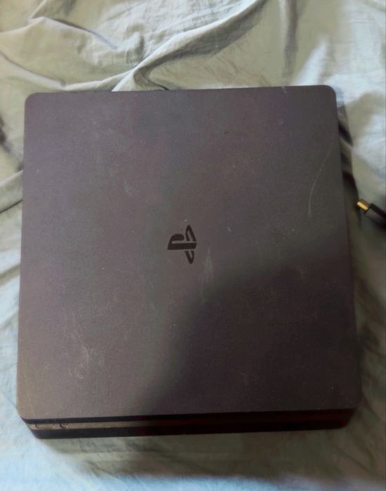 Vendo Ps4 mais jogo