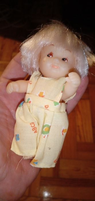 Want to regress to babyhood / no one will know? Hard pacifier keychain. 9E – Dolls 15E – From 2E64284015557378123