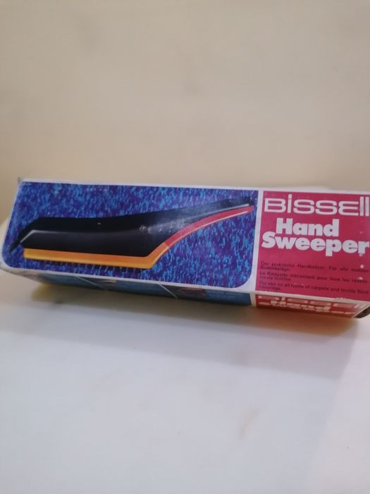 Vassoura manual Marca BISSELL HAND SWEEPER - NOVA sem USO