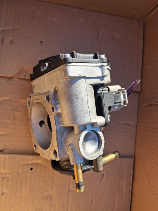 Przepustnica GOLF 4 , stan bdb