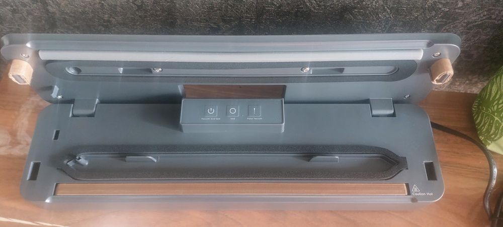 Вакуумный упаковщик Electrolux E4VS1-4AG новый
