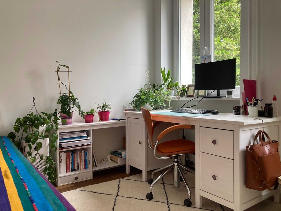 Drewniane biurko z nadstawką IKEA HEMNES (155x65 cm) – białe, bardzo pojemne