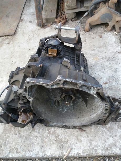 Форд мондео двигун 1,6- 15т, коробка-5,проводка,двері .