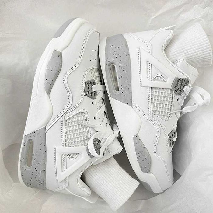 Jordan Air Jordan 4 Retro White Thunder.37.5