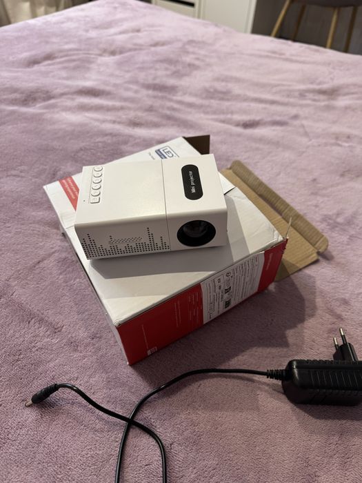 Мини LED проектор