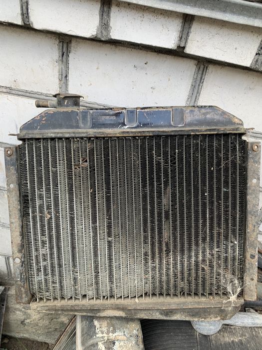 Продам радіатор москвіч