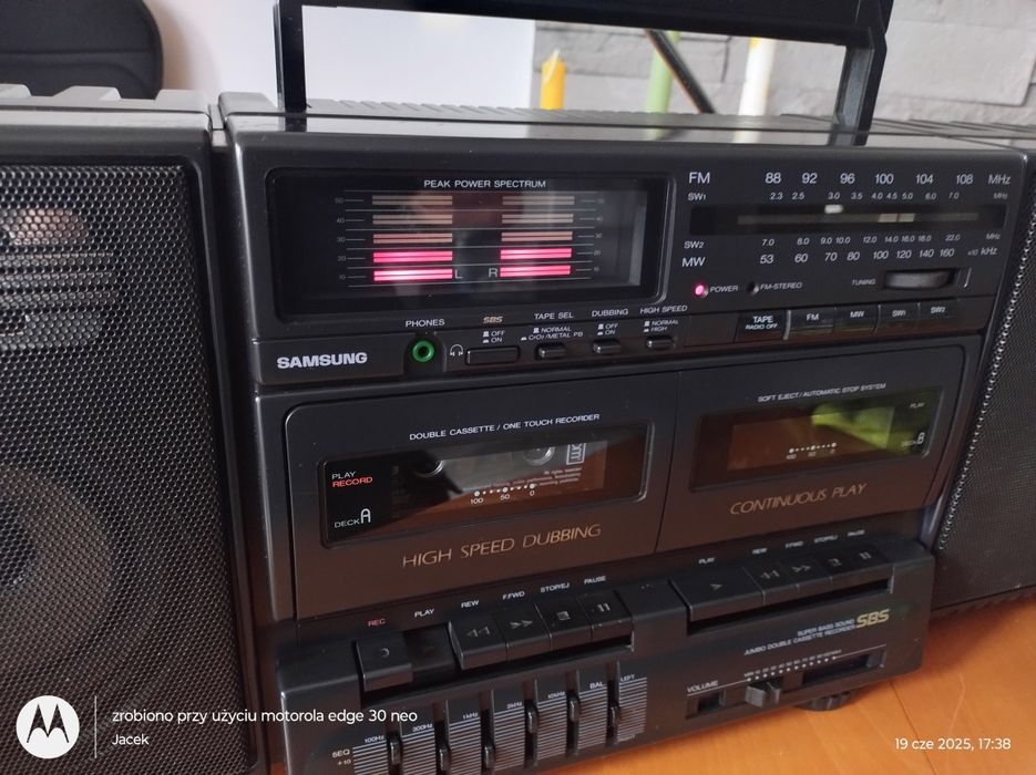 Samsung model w-600s