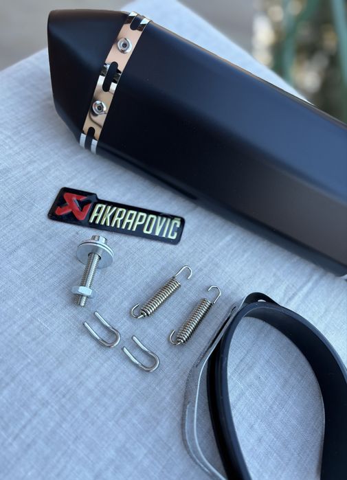 Прямоток вихлоп Akrapovic Прямоточний глушник 37 Акраповіч на мотоцикл