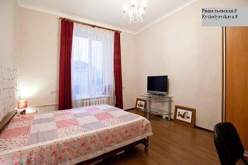 Сдам длительно свободна Дерибасовская /Ришельевская 4 этаж газ