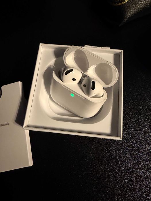 Apple AirPods 4