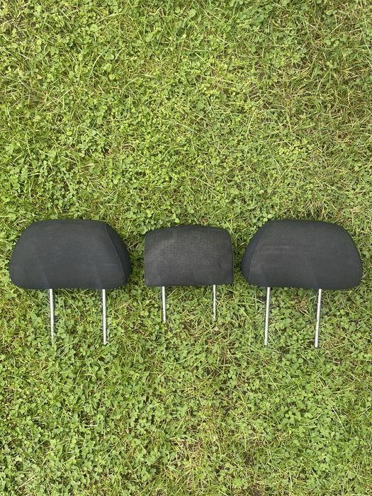 Підголовники заднього сидіння Volvo v40