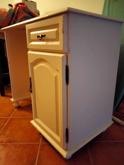 Secretária _ móvel