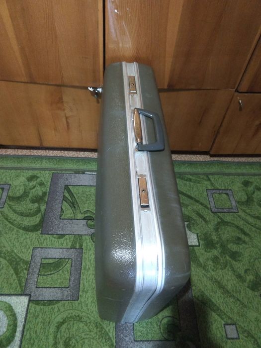 Чемодан дорожный большой