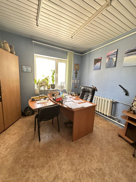 Продається будівля у центрі міста