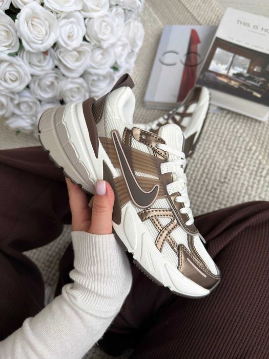 Кросівки Nike V2K Run / Найк ран тек бежеві сірі кроси демісезонні 36-41
