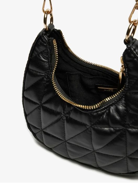 Сумочка Aldo Ellison чорного кольору зі штучної шкіри з стьобан